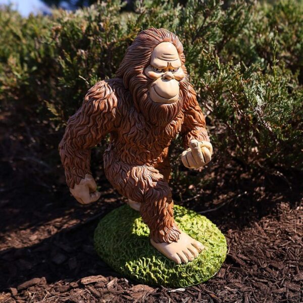 Bigfoot Statue de pelouse doigt d'honneur